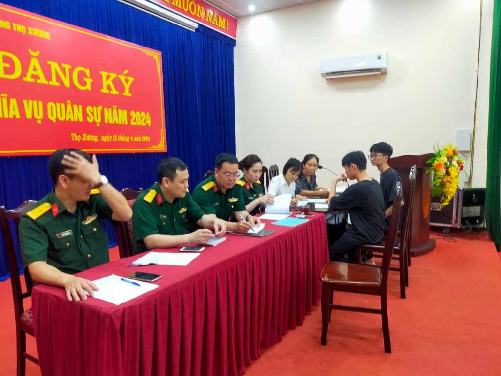 Phường Thọ Xương hoàn thành đăng ký nghĩa vụ quân sự tuổi 17 cho nam công dân|https://thoxuong.tpbacgiang.bacgiang.gov.vn/chi-tiet-tin-tuc/-/asset_publisher/M0UUAFstbTMq/content/phuong-tho-xuong-hoan-thanh-ang-ky-nghia-vu-quan-su-tuoi-17-cho-nam-cong-dan